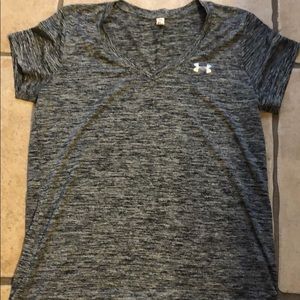 Women’s under armor shirt